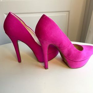 Jessica Simpson suede pink pump heels in the size 5